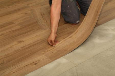 Les accessoires indispensables pour r&eacute;ussir la pose de votre parquet